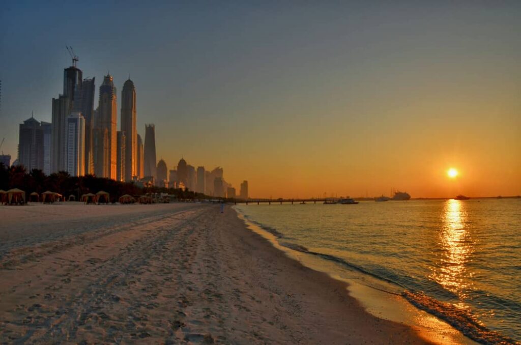 Dubai Economy provides 9% more licenses in January