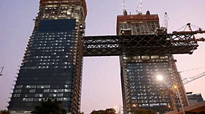 Dubai's Guinness World Record looking for One Za'abeel towers have their topping out