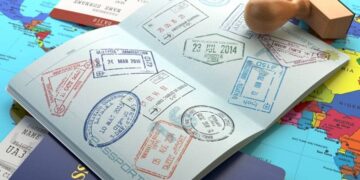 How to apply for a transit visa to travel around the UAE?
