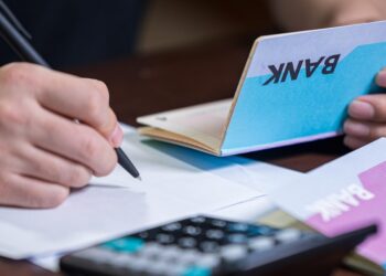 Step by step procedure for opening a bank account in the UAE