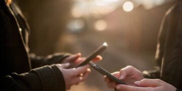 How to switch mobile network to Du or Etisalat in UAE?