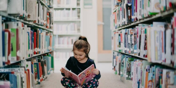 What are the best ways to choose a school in the UAE?