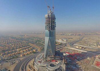 Dubai's upcoming 329-meters high-rise building "Uptown Tower", has reached its highest point