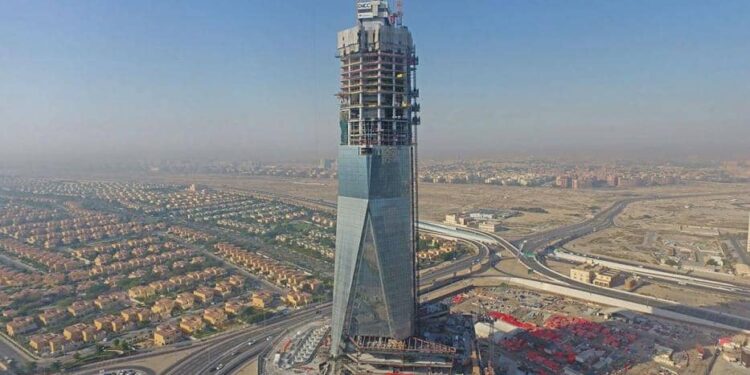Dubai's upcoming 329-meters high-rise building "Uptown Tower", has reached its highest point