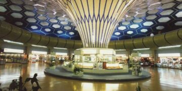 Do residents of Dubai need approval from the GDRFA or ICA in order to visit Abu Dhabi?