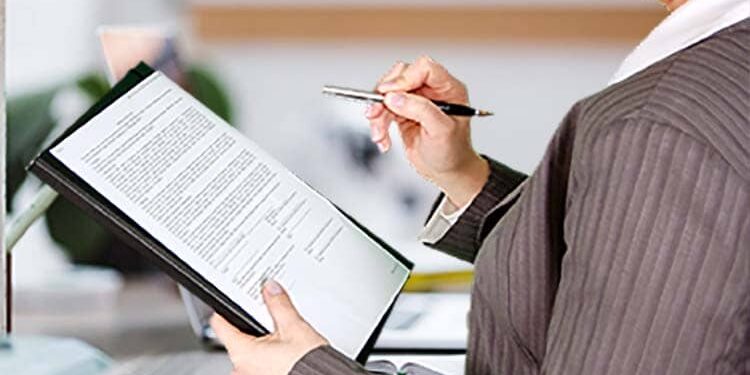 When working in the UAE, is it legal to start a business?