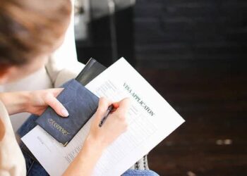 What is the process for getting a free zone visa in the UAE? All you need to know