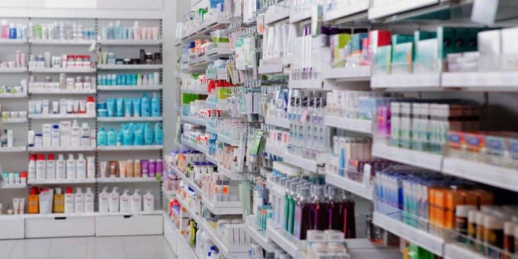 Where can one find a 24-hour pharmacy in Abu Dhabi?