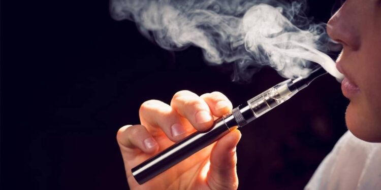 Ministry of Health and Prevention: Smoking e-cigarettes in offices, and closed spaces is not permitted