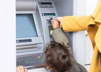 Is it possible to open a bank account for a child in the UAE 2022?