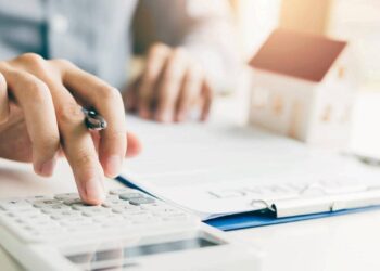 Filing tax returns from the UAE for NRIs