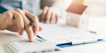 Filing tax returns from the UAE for NRIs