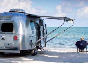 Would you like to camp on a beach in Dubai with your caravan? How to apply for a permit