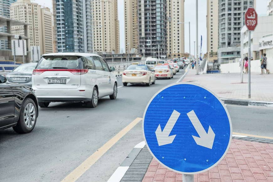 5 situations when stopping your car can result in fines and black points in the UAE