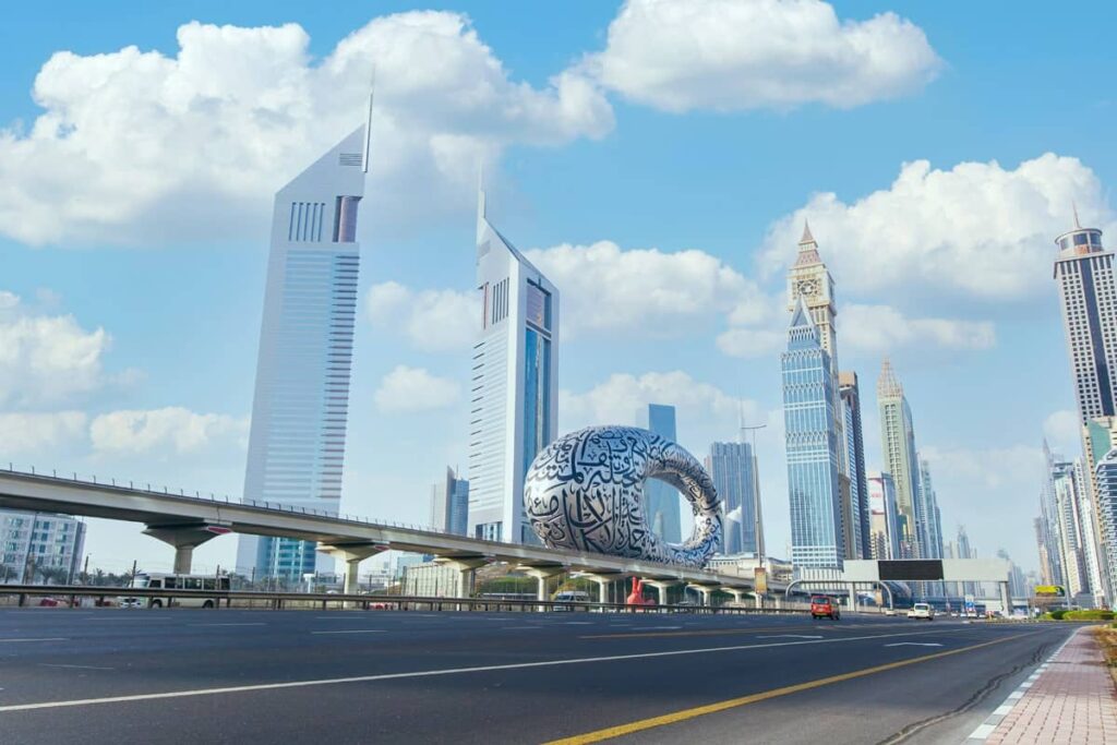 Dubai's real estate market records over AED11.3 billion in weeklong transactions