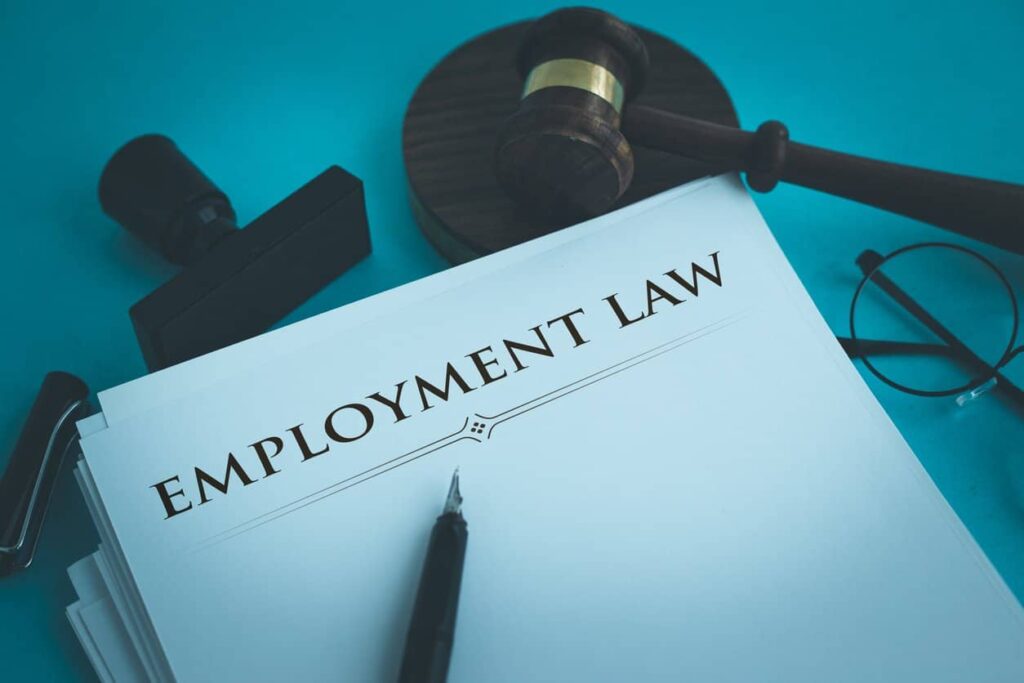 How does the new UAE law affect employers and employees?