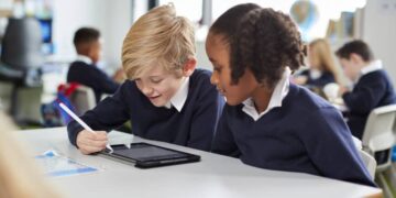 Choose the UAE school curriculum that is right for your child