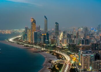 Discover Abu Dhabi with these 7 free walkings self-guided audio tours