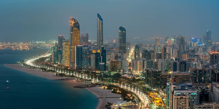 Discover Abu Dhabi with these 7 free walkings self-guided audio tours