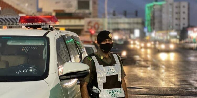 Checking Saudi Arabian traffic fines for visitors and residents