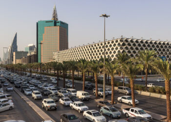 When visiting Saudi Arabia, follow these 5 driving rules