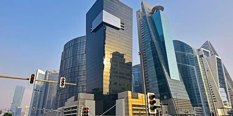 Three cases in which UAE workers may join another company after their contract expires