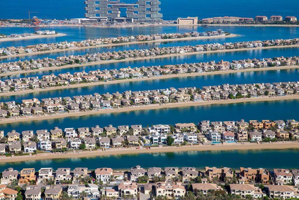 The price of villas and some apartments in Dubai surpasses the peak of 2014
