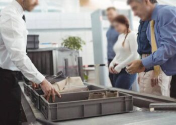 Declare cash, goods and jewelry worth more than SR60,000 with Saudi Arabian customs