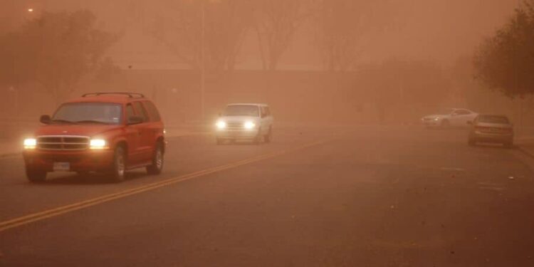 Dubai: 5 rules for driving in dusty conditions and sandstorms