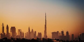 Dubai logs over AED2.8 billion in realty transactions on Monday