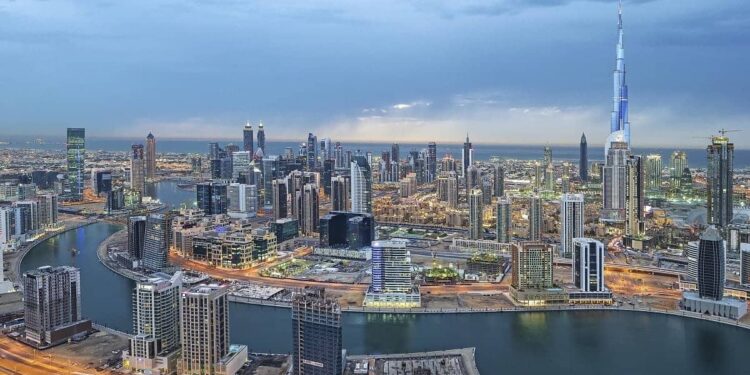 Dubai records AED 8.2 billion in weekly real estate transactions
