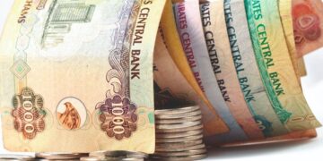 How does the new UAE end-of-service benefits scheme affect employees?