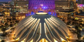 Are you looking for free things to do in Dubai? The new light show at Expo City Dubai is not to be missed