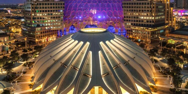 are-you-looking-for-free-things-to-do-in-dubai-the-new-light-show-at