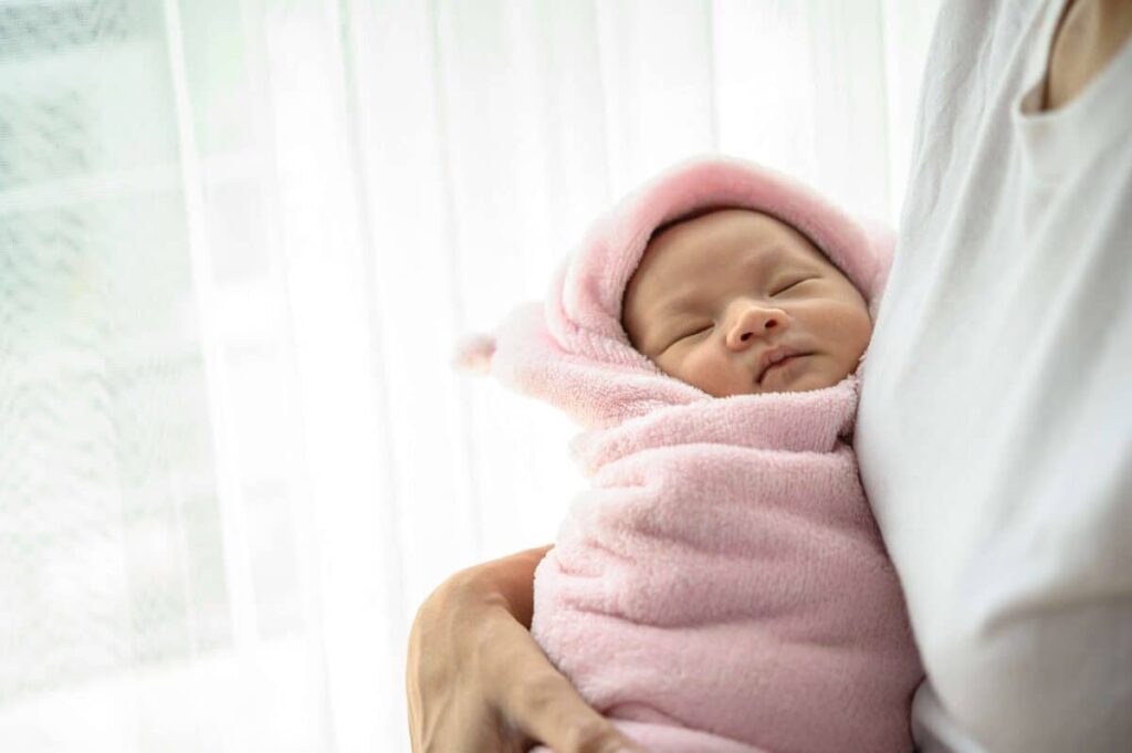 Is your baby on board but you don't have a residence visa yet? A guide for expat newborns (2024)