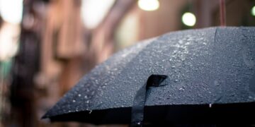 Dubai Metro and bus users: how to borrow and keep cool with free umbrellas