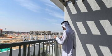 The Sheikh Hamdan reviews progress on the Al Khawaneej housing project