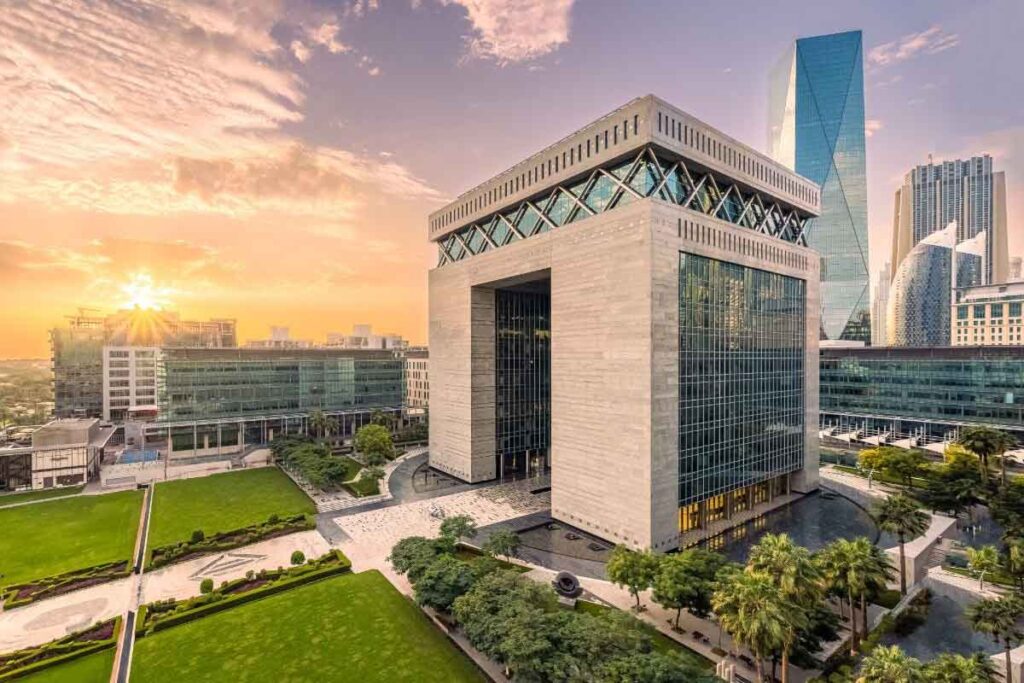 The Dubai International Financial Centre (DIFC) is home to 120 of the world's wealthiest families, 206 centi-millionaires, and 15 billionaires