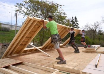The number of housing starts in Canada reached its highest level in seven months