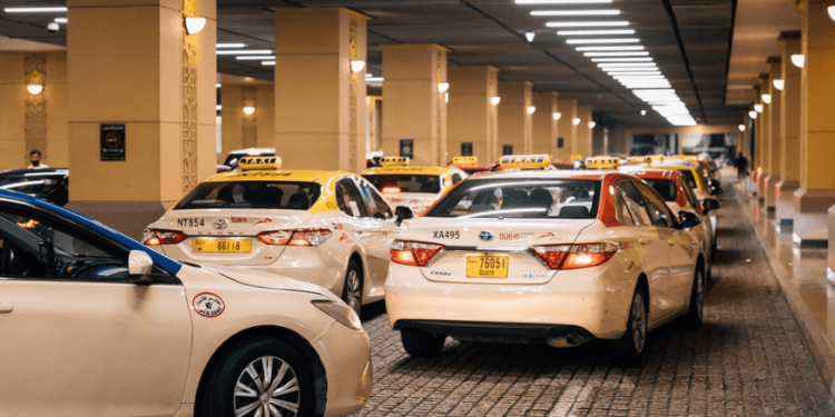 Saving Money on Taxis in Dubai: A Comprehensive Guide to Fares and Charges (2024)