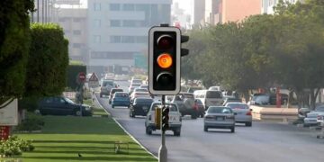 Stay safe at intersections and avoid fines with this UAE traffic light guide