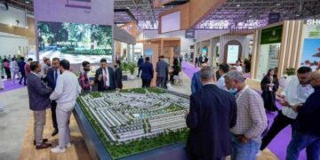 A $373 million real estate transaction is signed by Alef Group