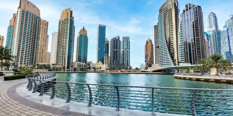 Dubai Marina walk