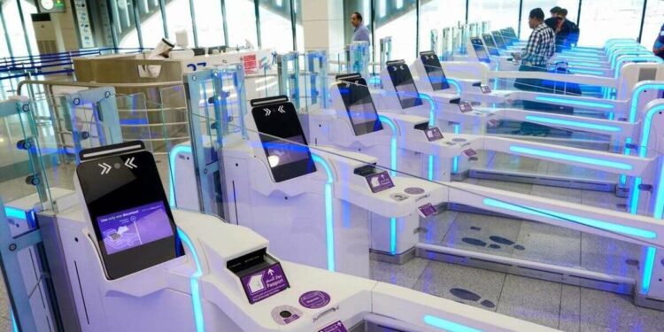 Find out if you are registered for smart gates at Dubai International Airport (DXB)